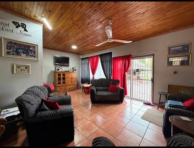 3 BEDROOM HOUSE FOR SALE IN VANDERBIJLPARK CW 5